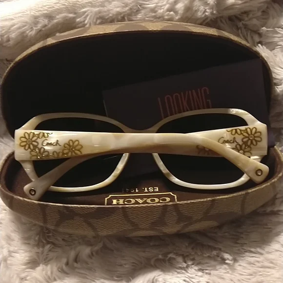 Vintage Coach Reese Sunglasses in Ivory *Please read description b4 offers* 🙏😊 - Picture 4 of 8